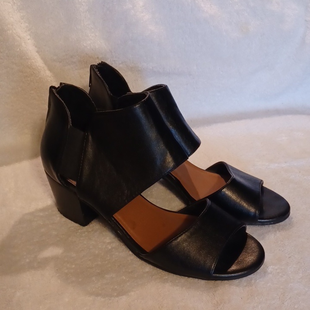 Sonoma +Vitalize by Ortholite sandles women's size 9